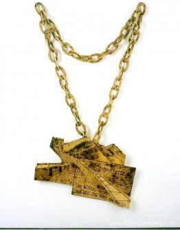 Houten ketting VII (Grote Muur van China) Houten ketting VII (Grote Muur van China)