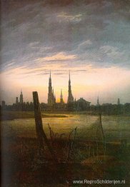 Stad bij maanopkomst