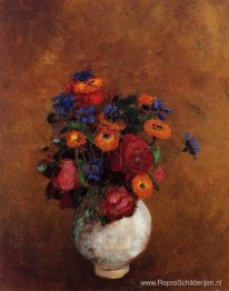 Boeket bloemen in een witte vaas