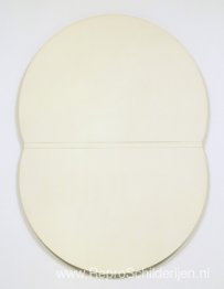 Witte plaquette. Brugboog en reflectie