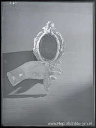 Zonder titel (hand en spiegel)