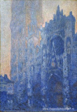 Kathedraal van Rouen, het portaal en de Tour d'Albane bij zonsop Kathedraal van Rouen, het portaal en de Tour d'Albane bij zonsop