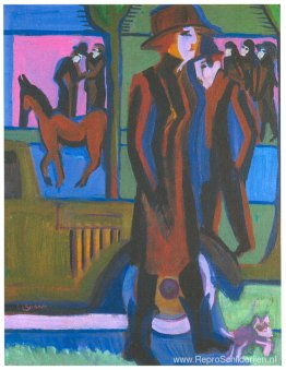 Lopende vrouw met hond Lopende vrouw met hond