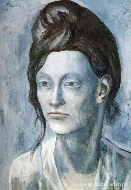Vrouw met haar haar in een kleine knot Vrouw met haar haar in een kleine knot