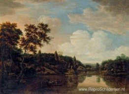 Veerboot op een rivier, bomen op een heuvel aan de linkerkant Veerboot op een rivier, bomen op een heuvel aan de linkerkant