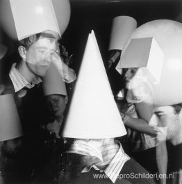 Kubistische Partij (gezien vanaf drie zijden van een kegel) Kubistische Partij (gezien vanaf drie zijden van een kegel)