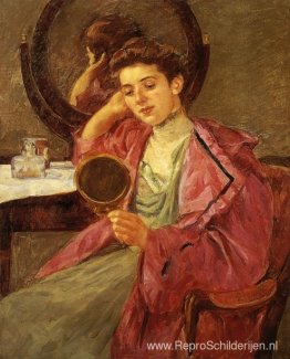 Antoinette bij haar ladekast Antoinette bij haar ladekast