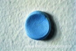 Werk nr. 79 (een beetje Blu-Tack gekneed, tot een bal gerold en Werk nr. 79 (een beetje Blu-Tack gekneed, tot een bal gerold en