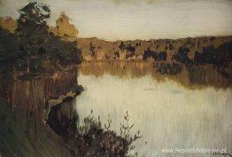 Zonsondergang boven een bosmeer. Studie Zonsondergang boven een bosmeer. Studie