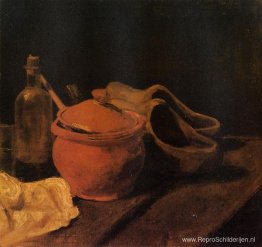 Stilleven met aardewerk, fles en klompen Stilleven met aardewerk, fles en klompen