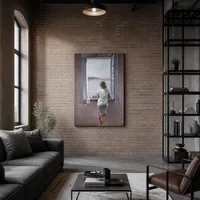 Figuur bij een raam — Moderne loft