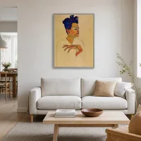 Zelfportret met handen op de borst — Scandinavisch huis