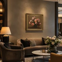 Vaas met pioenrozen — Boutiquehotel