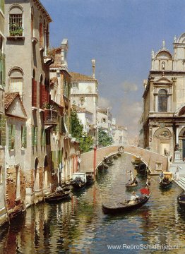 Een Venetiaans kanaal met de Scuola Grande di San Marco en Campo Een Venetiaans kanaal met de Scuola Grande di San Marco en Campo