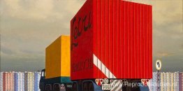 Vrachtwagen en aanhangwagen naderen een stad Vrachtwagen en aanhangwagen naderen een stad