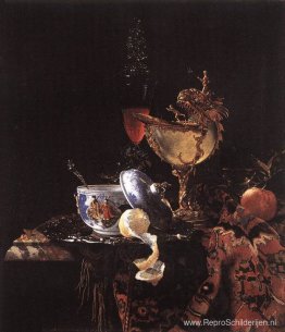 Stilleven met een Nautilusbeker Stilleven met een Nautilusbeker