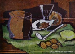 Citroen, walnoten en pot met tabak Citroen, walnoten en pot met tabak