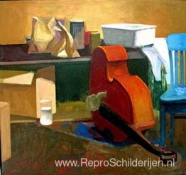The Artist Studio, papieren zakken en basviool, The Artist Studio, papieren zakken en basviool,