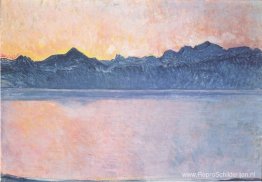 Meer van Genève met de Mont Blanc in het ochtendlicht Meer van Genève met de Mont Blanc in het ochtendlicht