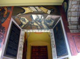 Ingang van Colegio de San Ildefonso Ingang van Colegio de San Ildefonso