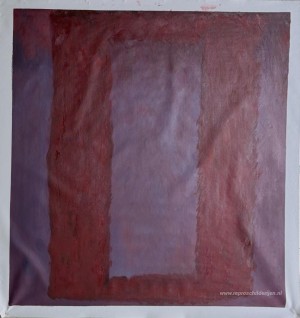Rood op kastanjebruin 