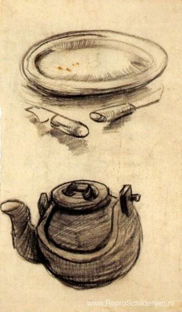 Bord met bestek en een waterkoker Bord met bestek en een waterkoker