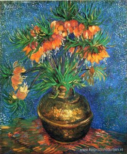 Fritillaries in een koperen vaas Fritillaries in een koperen vaas