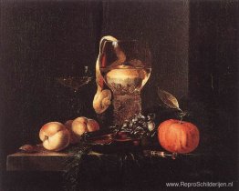 Stilleven met zilveren kom, glazen en fruit Stilleven met zilveren kom, glazen en fruit